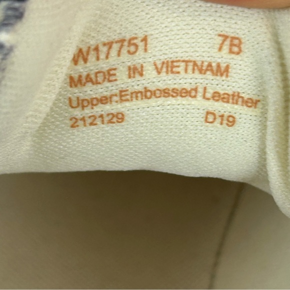 Cole Haan Green and Cream Sneakers with Snakeskin Pattern Size 7 - Picture 8 of 8